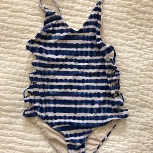 Acacia one piece